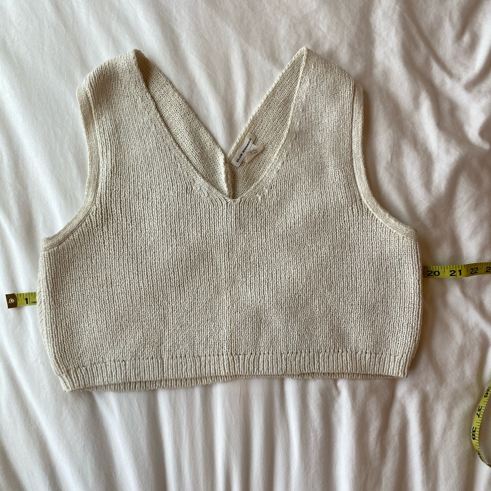 Club Monaco Knit Crop Top w Keyhole Back